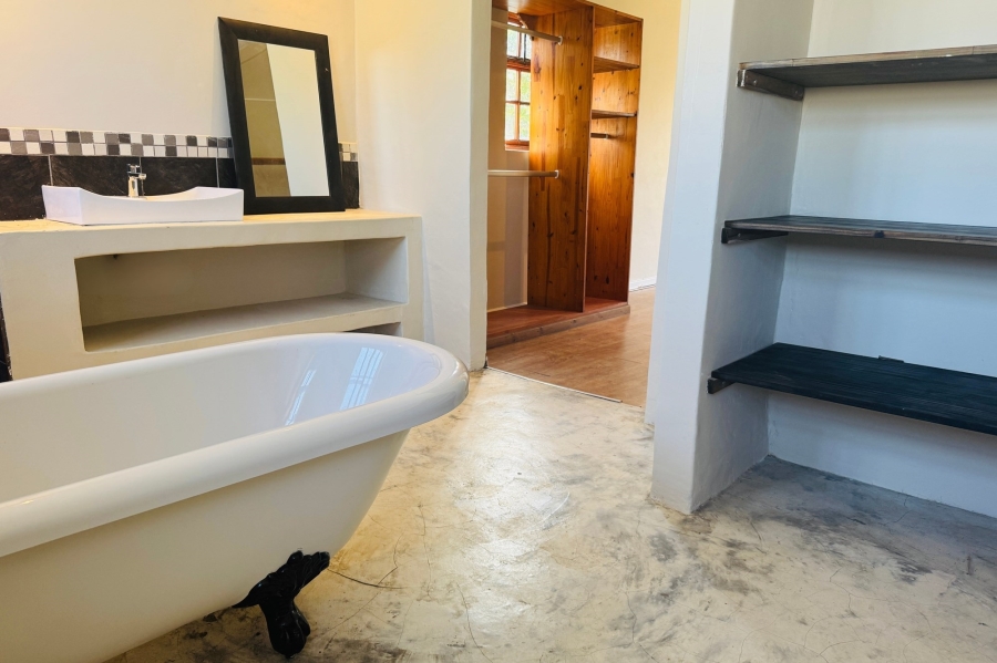 3 Bedroom Property for Sale in Sandbaai Western Cape